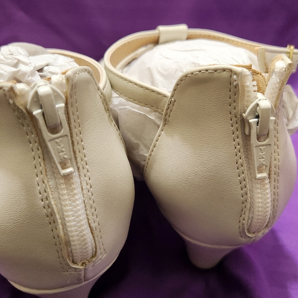 Comfortview 2 inch women's size 9 heels - Picture 2 of 4